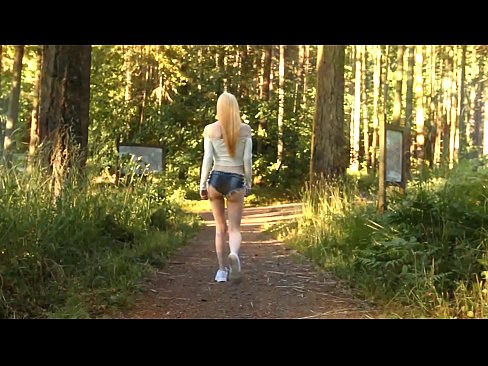❤️ Kaunis nainen liikkuu hitaasti, ei alaston video Pornovideo at fi.verhentai.ru ❌